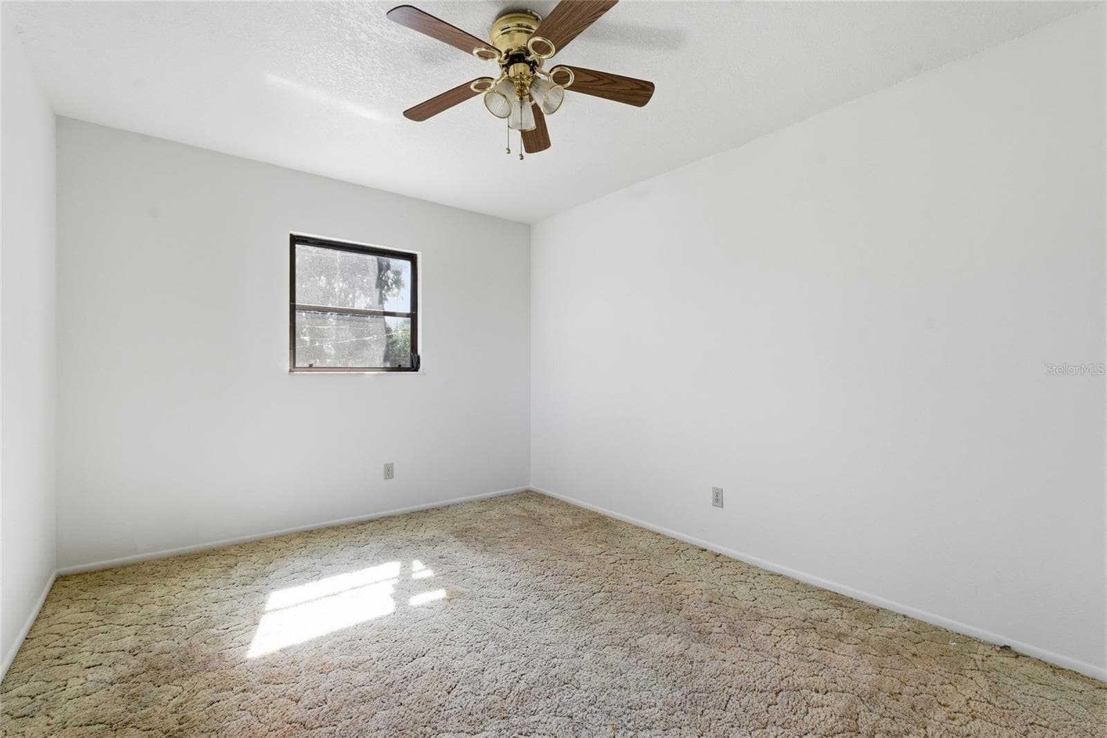 Single Family Residence at 8221 RIVERSIDE DR NE, ST PETERSBURG, photo 12 of 56
