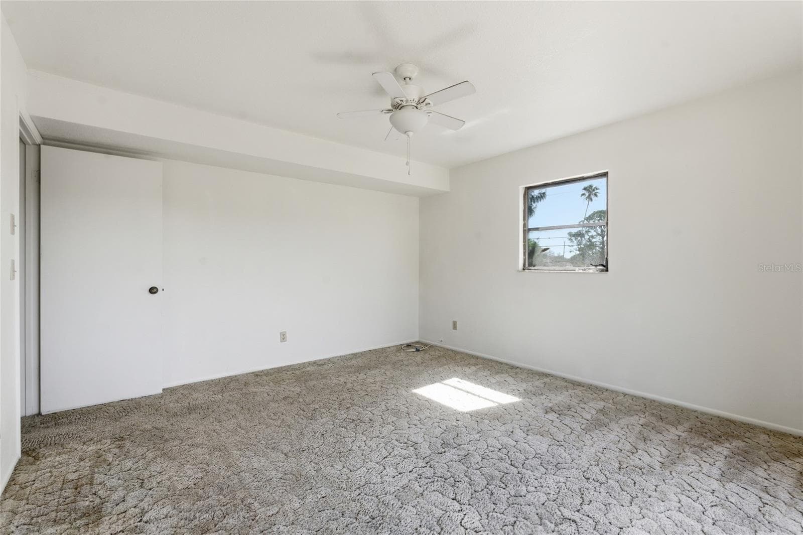 Single Family Residence at 8221 RIVERSIDE DR NE, ST PETERSBURG, photo 14 of 56