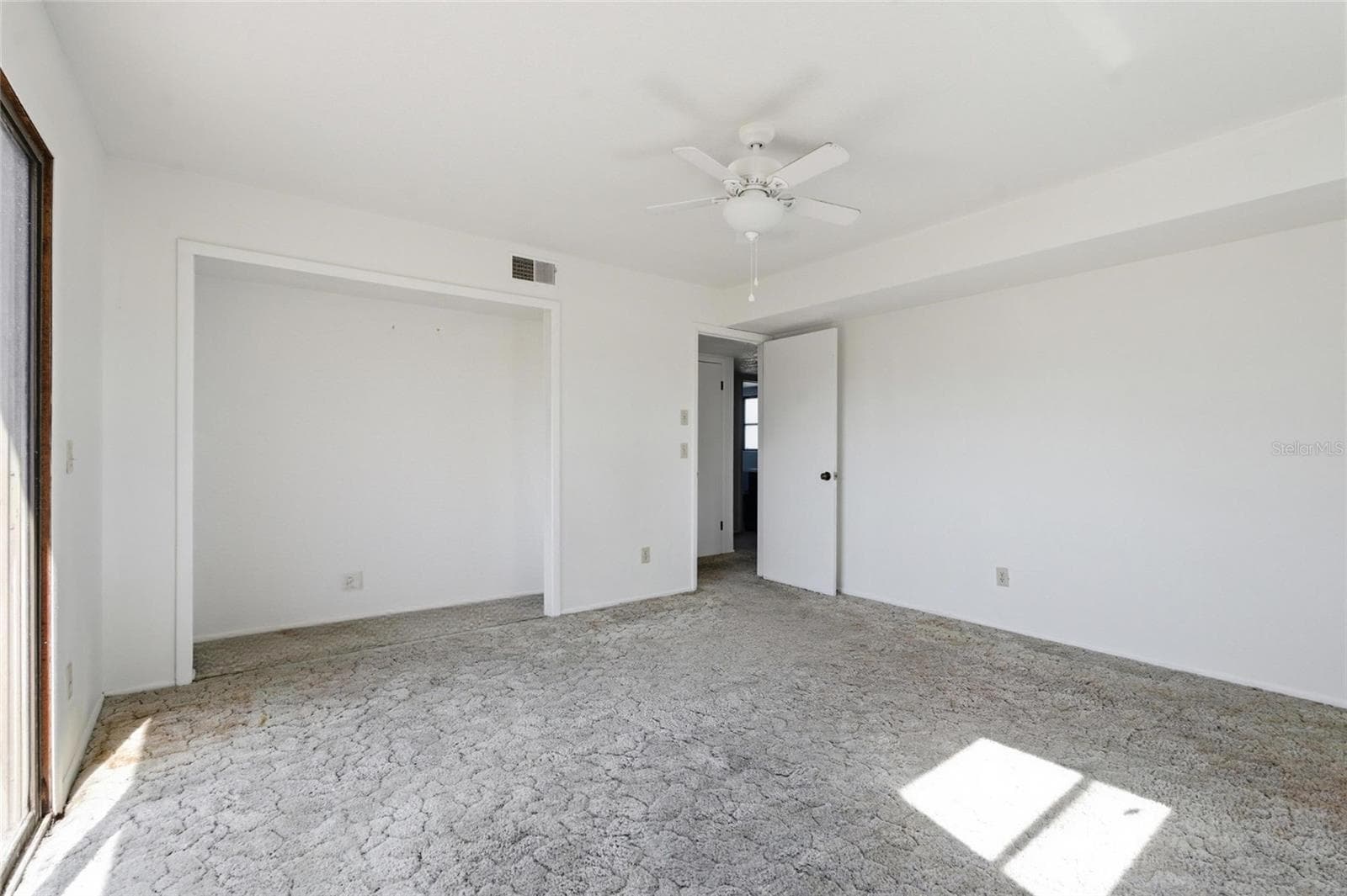 Single Family Residence at 8221 RIVERSIDE DR NE, ST PETERSBURG, photo 15 of 56