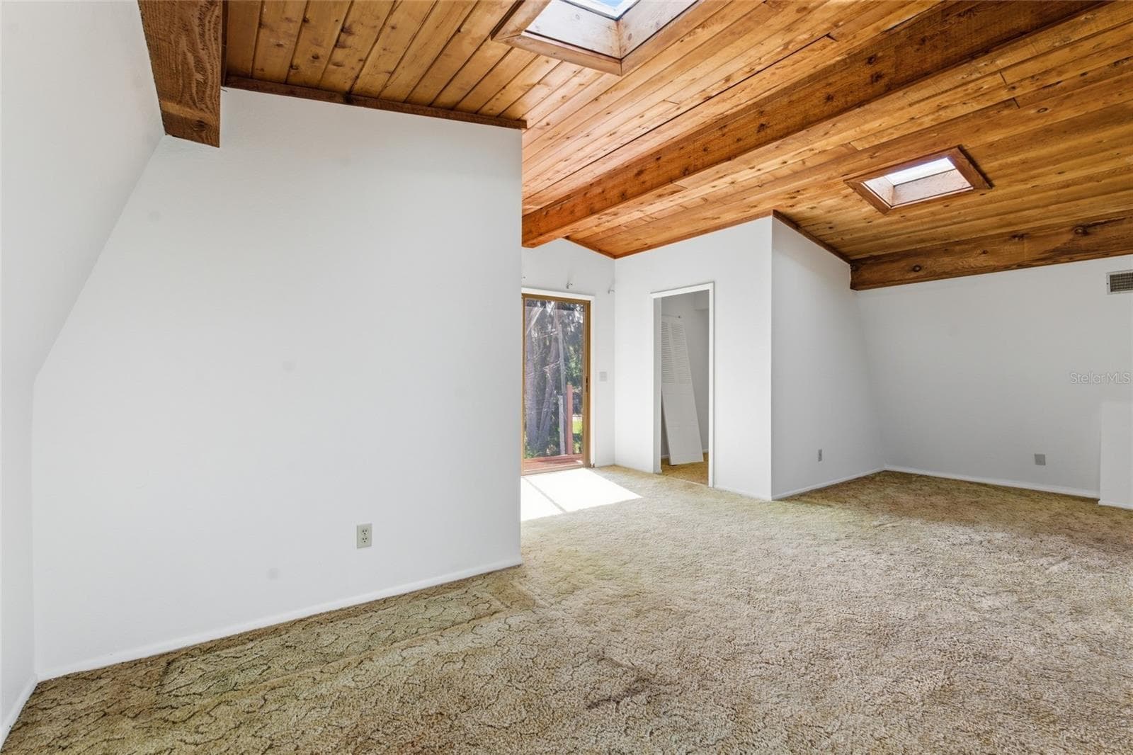 Single Family Residence at 8221 RIVERSIDE DR NE, ST PETERSBURG, photo 19 of 56