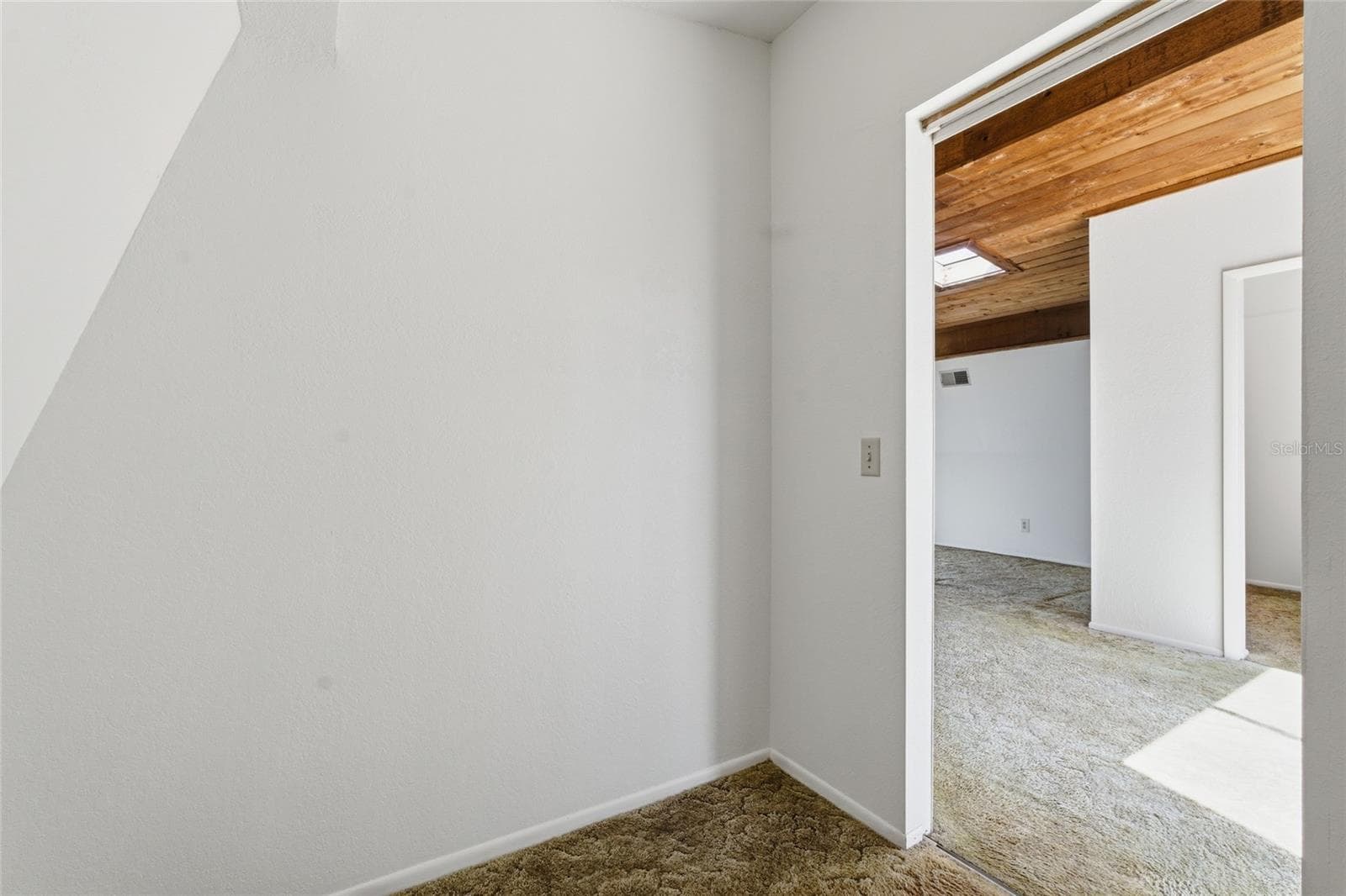 Single Family Residence at 8221 RIVERSIDE DR NE, ST PETERSBURG, photo 27 of 56