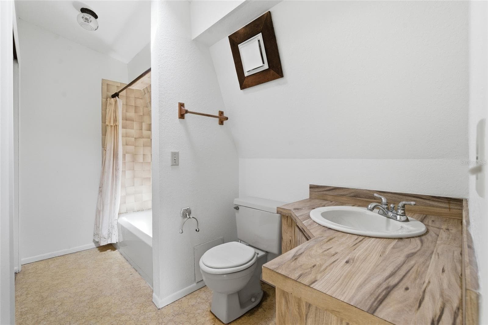 Single Family Residence at 8221 RIVERSIDE DR NE, ST PETERSBURG, photo 28 of 56