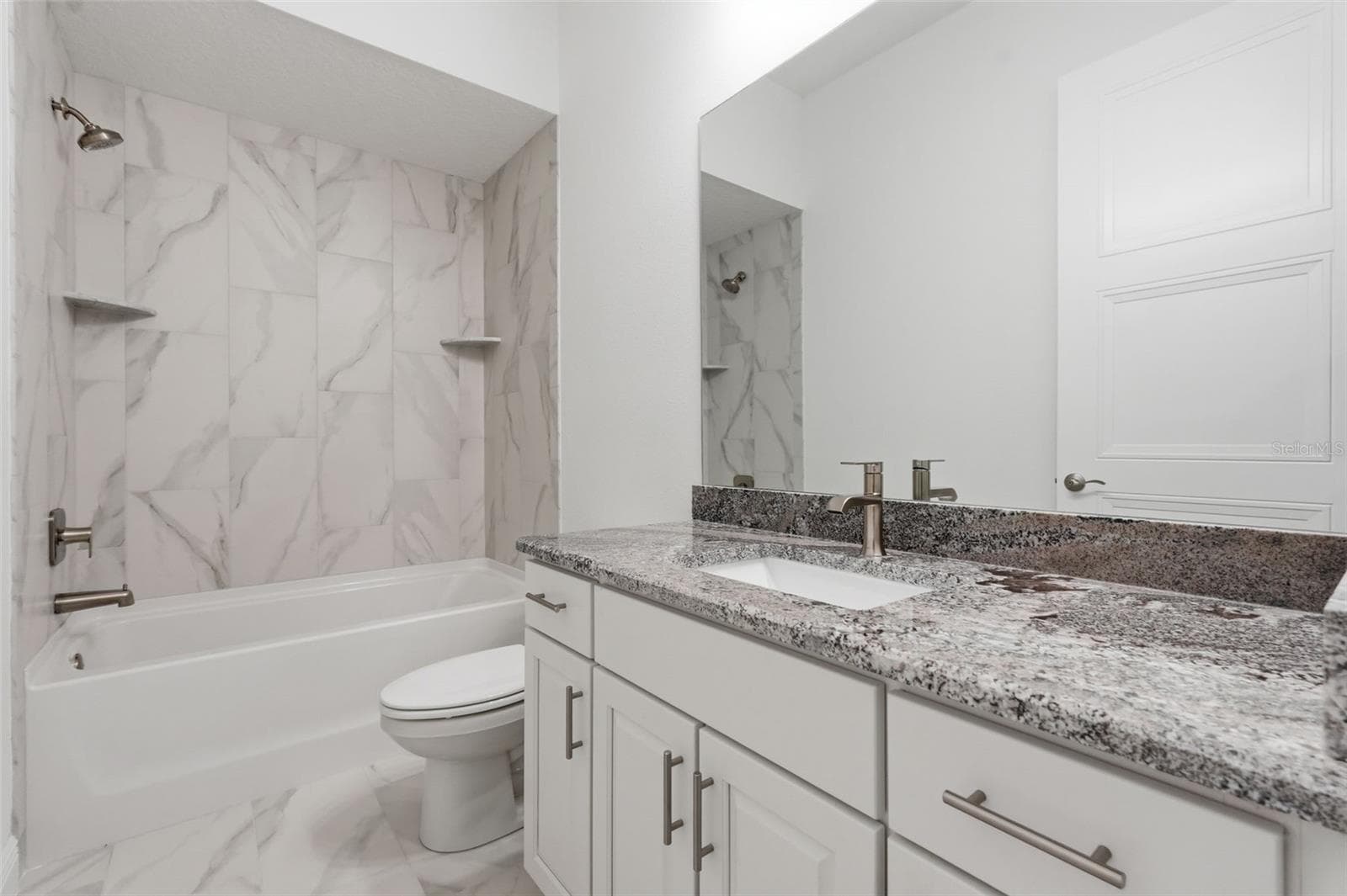 3rd Bathroom - 421 W CHASE ST, HERNANDO