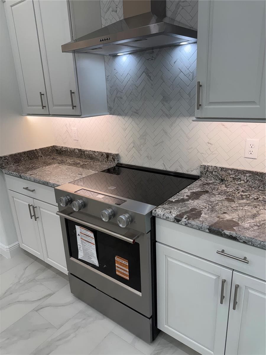 Kitchen Aid Oven - 421 W CHASE ST, HERNANDO