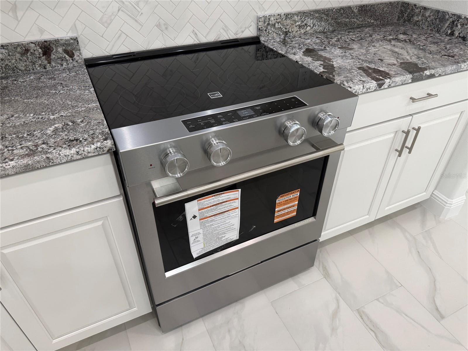 Kitchen Aid Stove - 421 W CHASE ST, HERNANDO