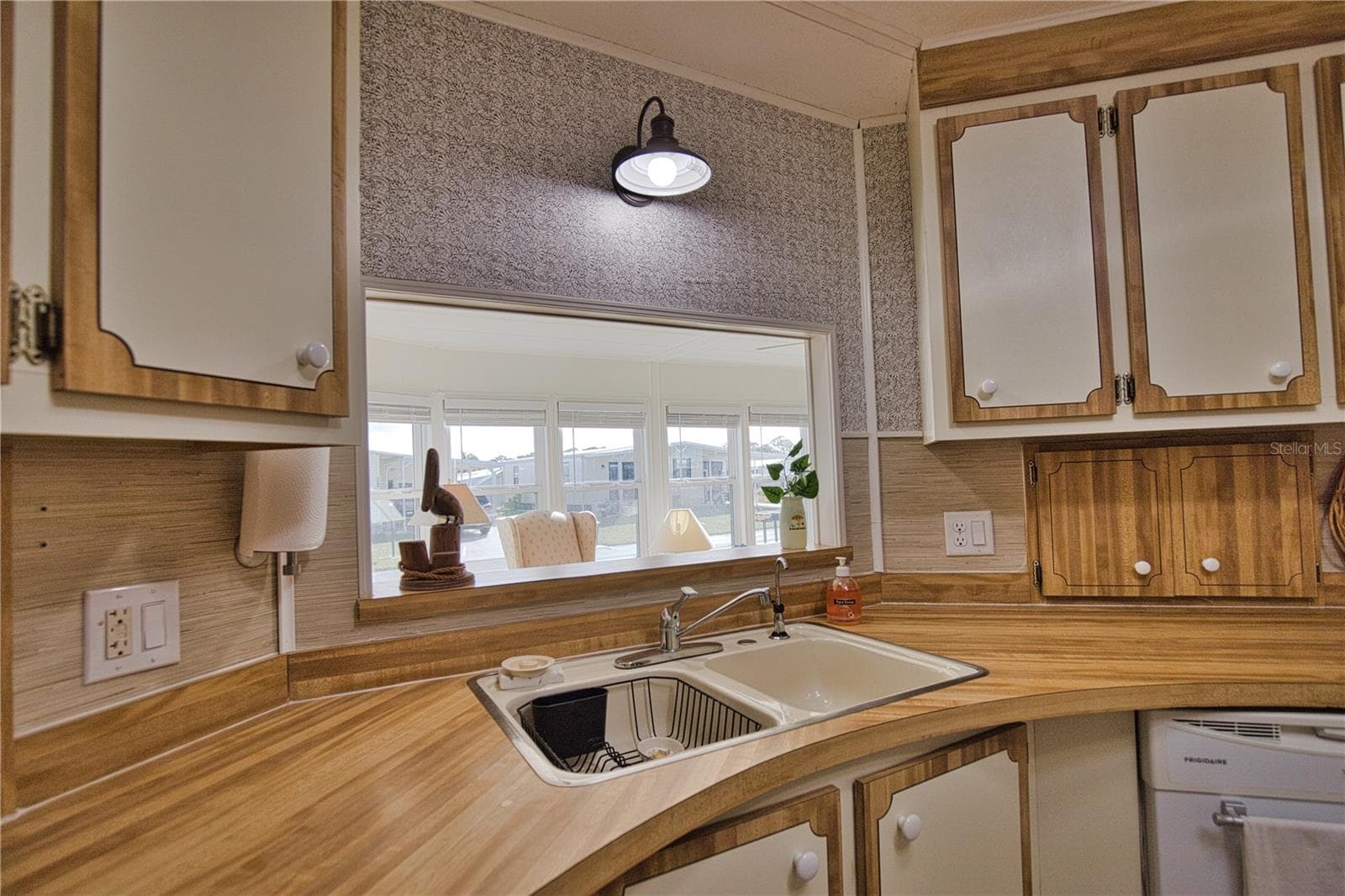Manufactured Home at 702 BLANCA, NORTH PORT, photo 9 of 42