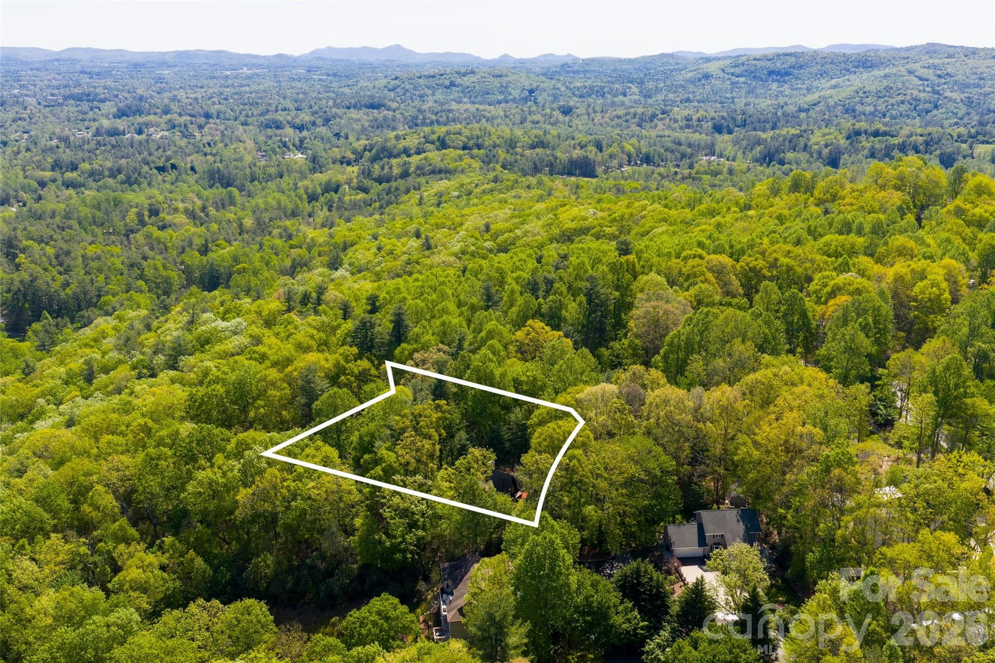 Located in the prestigious Champion Hills community - Hendersonville