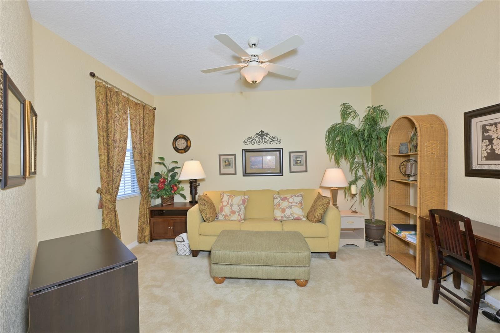 Den/office large enough for plenty of furniture. - 1330 EMERALD DUNES DR, SUN CITY CENTER