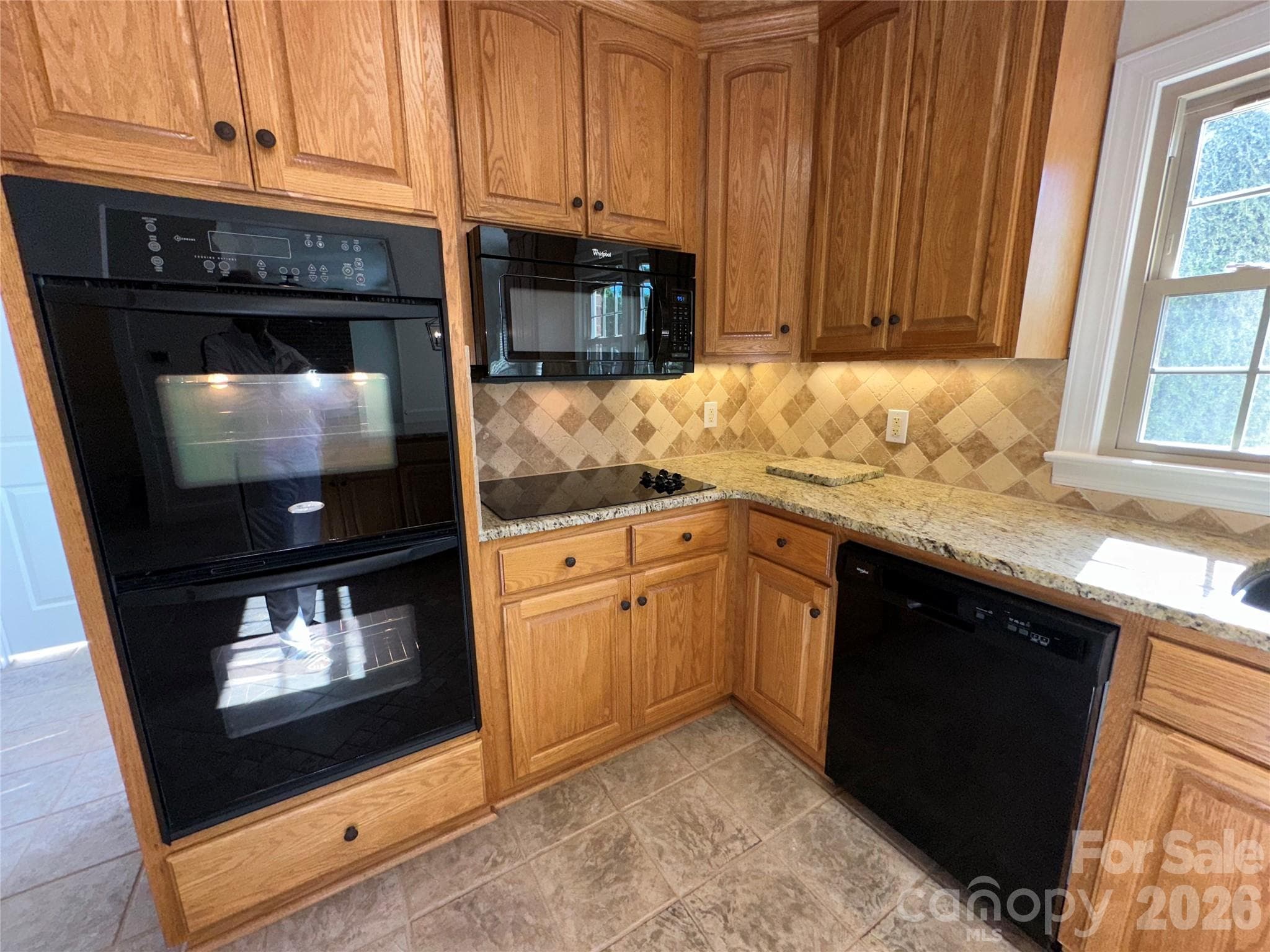 Renovated with double ovens, smooth cook-top & microwave - 8219 Deer Drive, Harrisburg