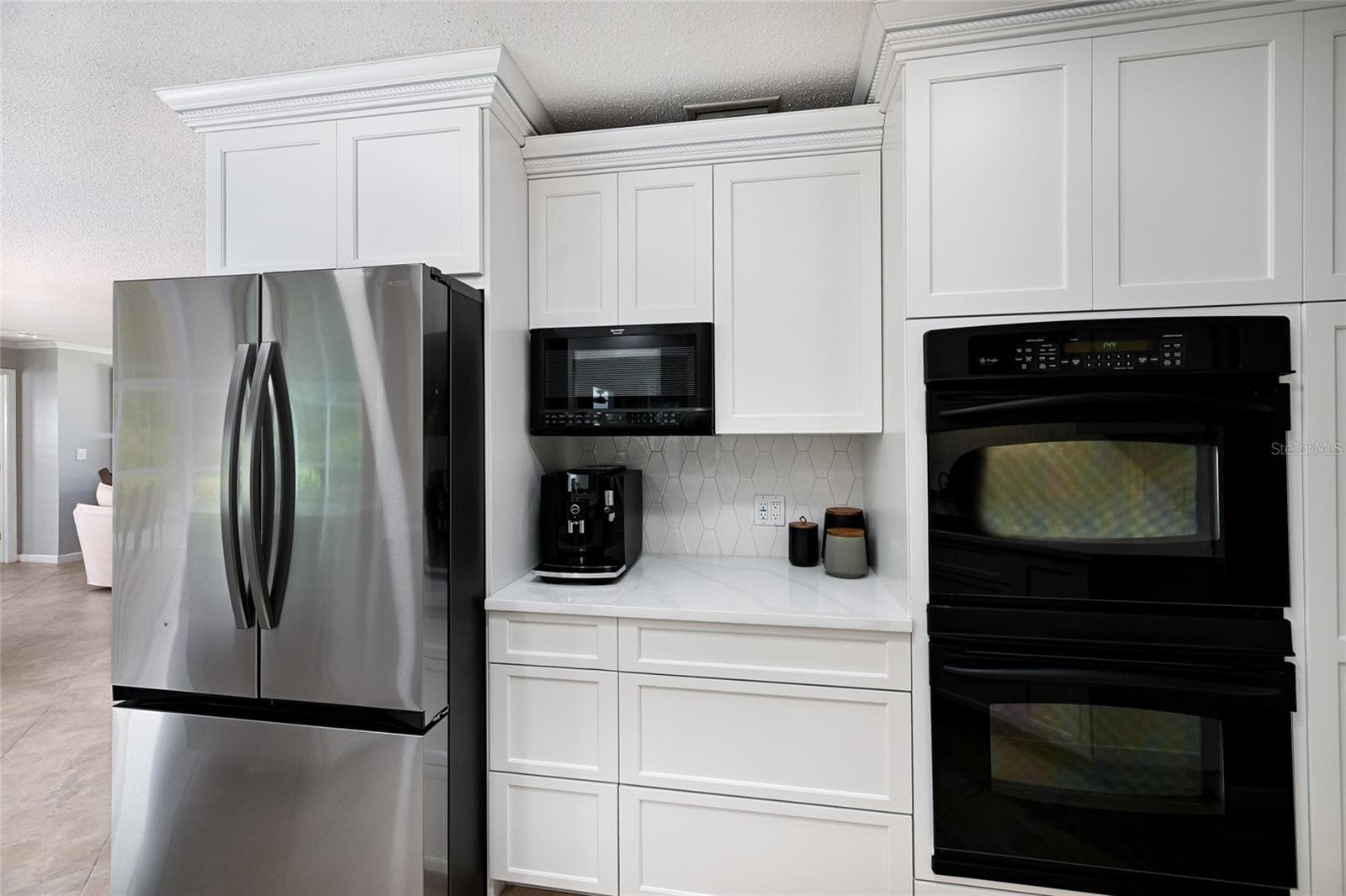 Single Family Residence at 430 BIRD KEY DR, SARASOTA, photo 15 of 46