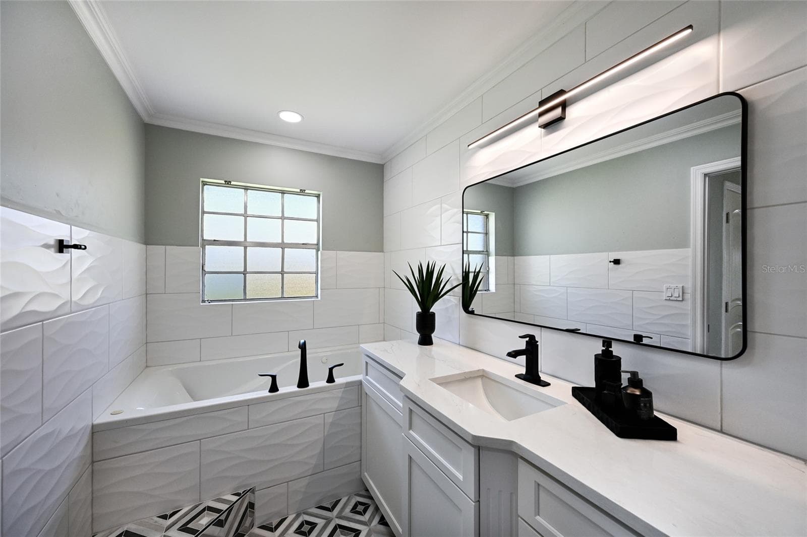 Single Family Residence at 430 BIRD KEY DR, SARASOTA, photo 23 of 46