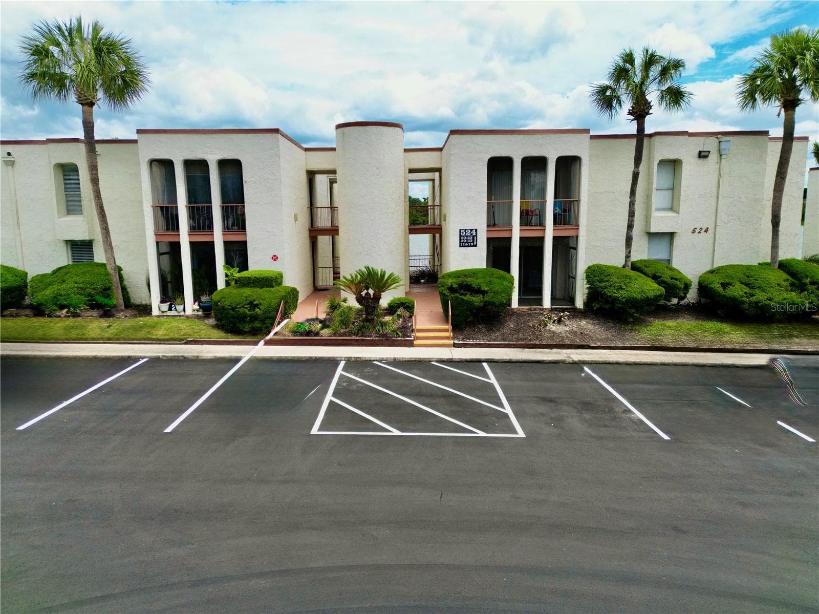 524 ORANGE DR #11