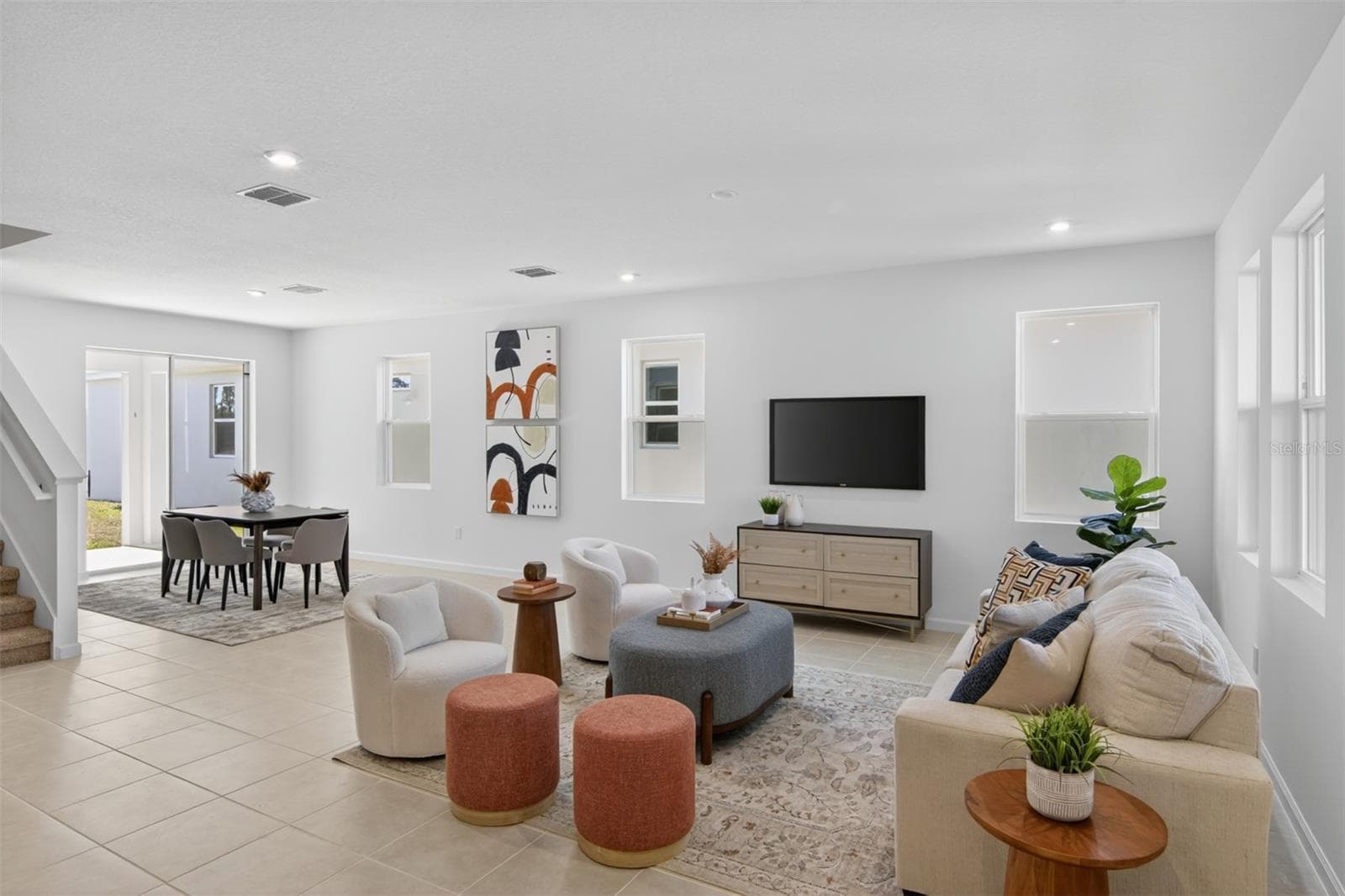 Rainwood Grayton Model Great Room - 345 FREE RANGE DR, GROVELAND