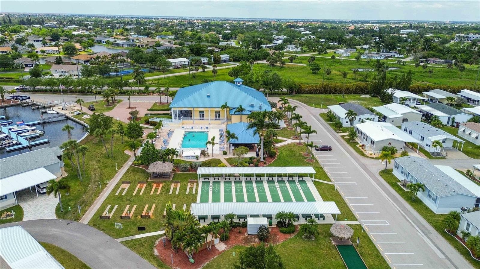 Manufactured Home at 18 EMDEN CIR, PUNTA GORDA, photo 37 of 58