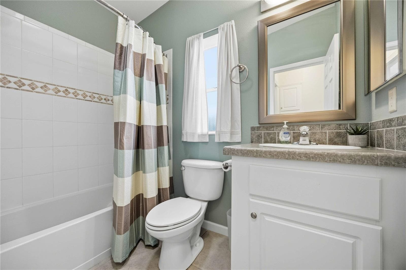 Manufactured Home at 18 EMDEN CIR, PUNTA GORDA, photo 30 of 58