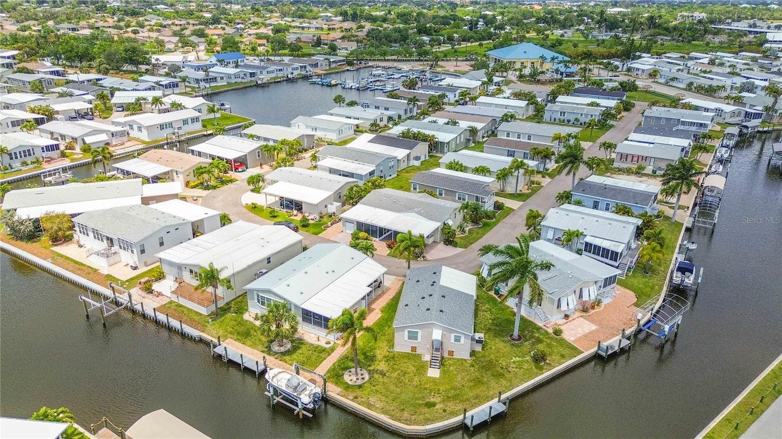 Manufactured Home at 18 EMDEN CIR, PUNTA GORDA, photo 47 of 58