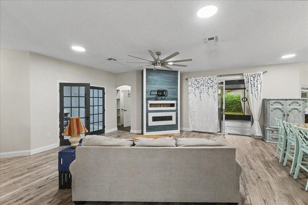 Single Family Residence at 1830 ORANGE TREE DR, EDGEWATER, photo 14 of 24