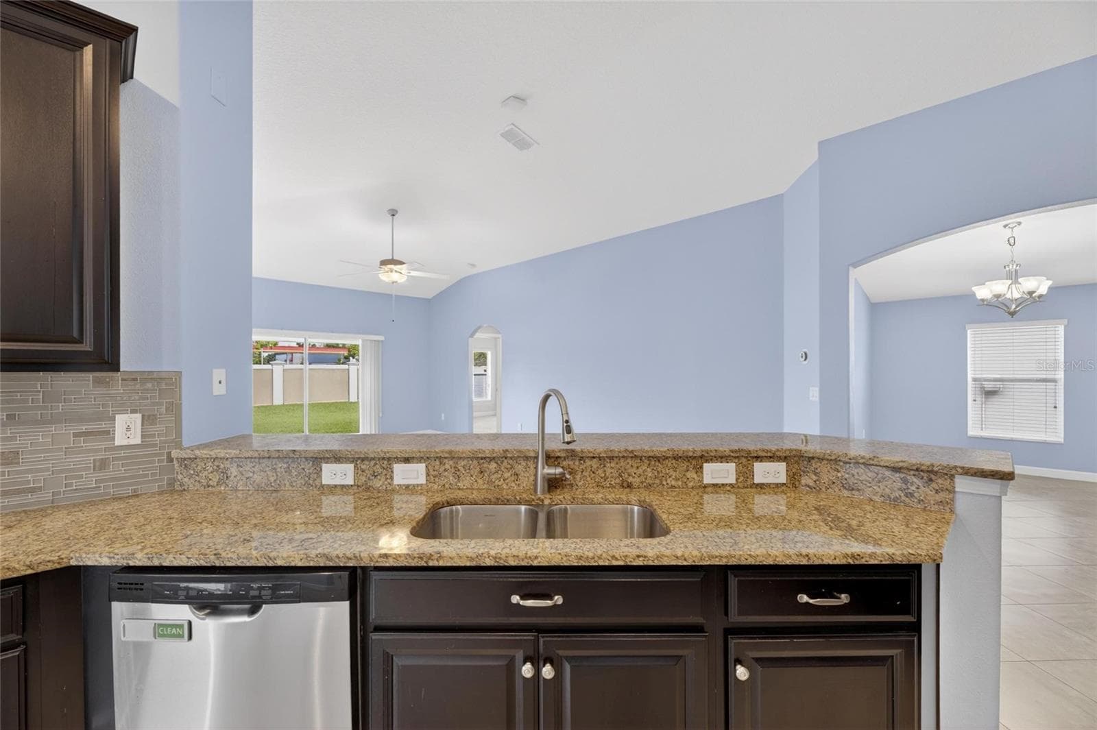 Single Family Residence at 13168 GREEN VIOLET DR, RIVERVIEW, photo 13 of 74