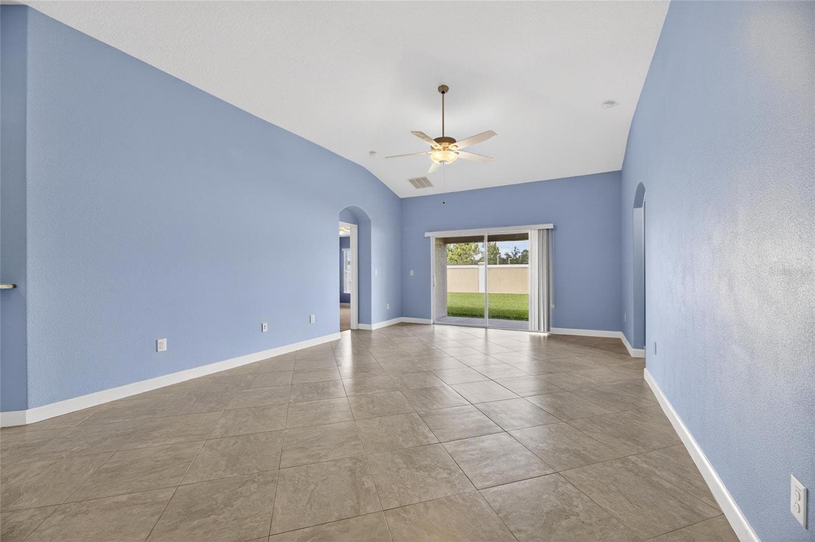 Single Family Residence at 13168 GREEN VIOLET DR, RIVERVIEW, photo 31 of 74