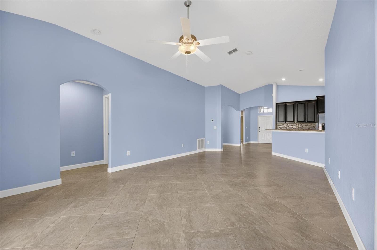 Single Family Residence at 13168 GREEN VIOLET DR, RIVERVIEW, photo 17 of 74
