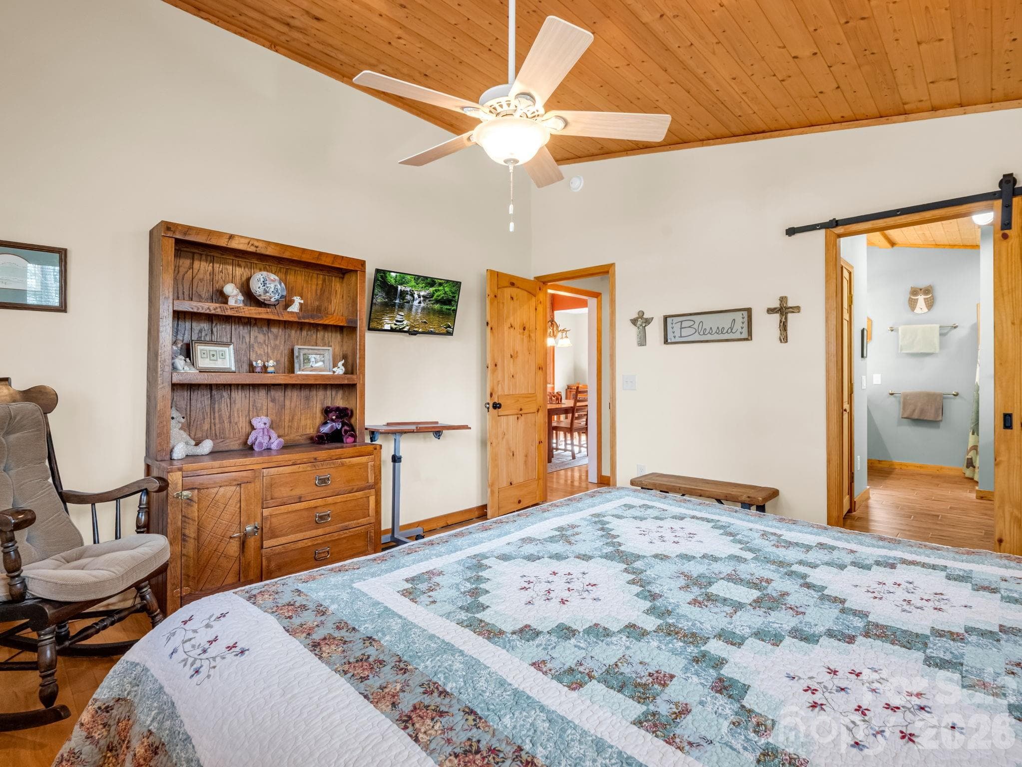 Primary Bedroom showing En-suite - 78 Wahuhu Court, Brevard