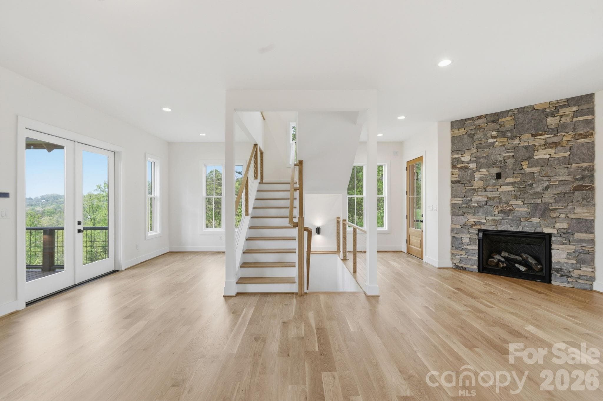 Amazing natural light, open living, dining, and kitchen - Asheville