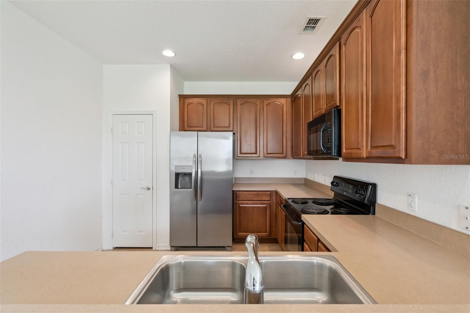 Townhouse at 1215 SHALLCROSS AVE, ORLANDO, photo 8 of 62