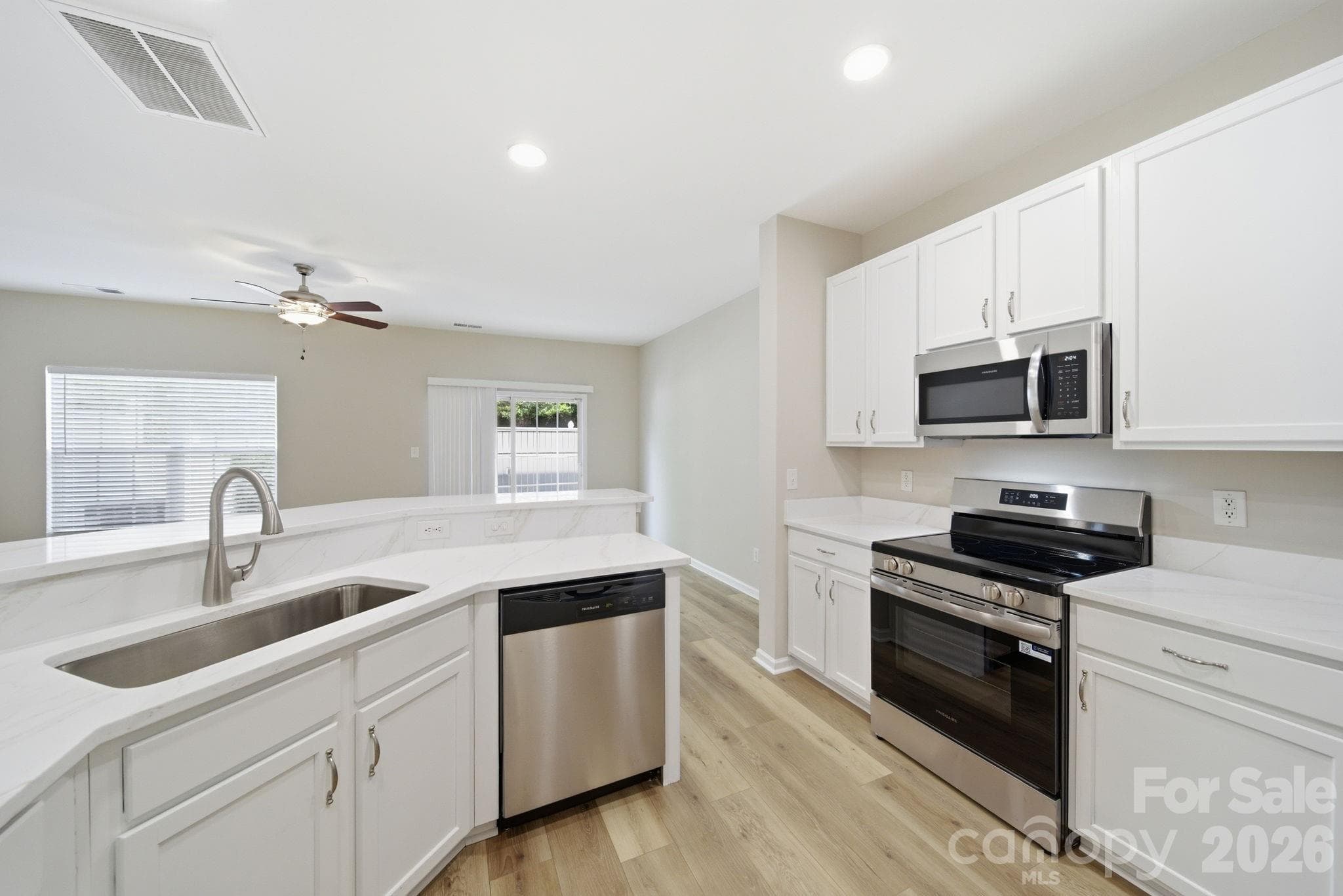 Townhouse at 12429 Stratfield Place Circle, Pineville, photo 6 of 47