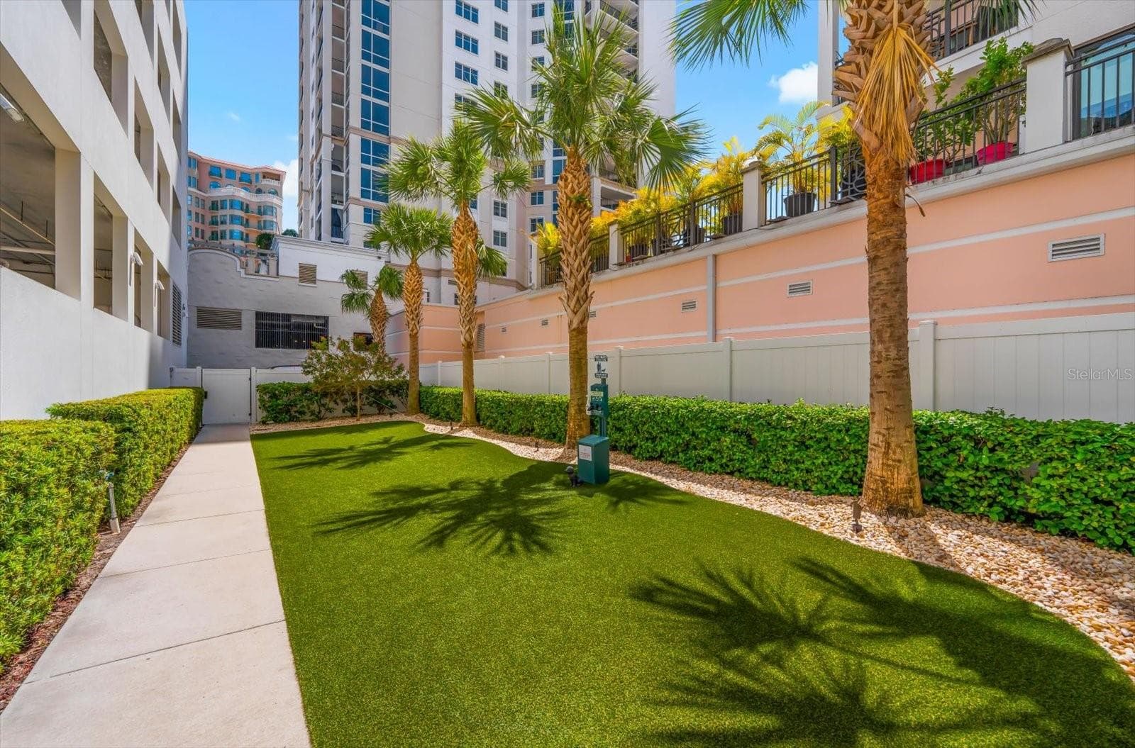 Private Dog Park - 176 4TH AVE NE #201, ST PETERSBURG