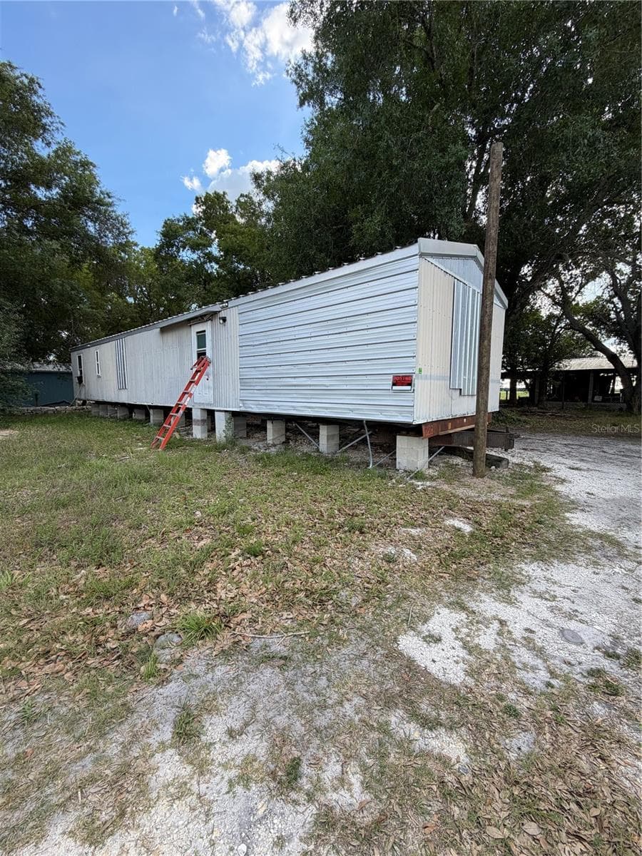 Manufactured Home at 1059 NE SUGAR BABE RD, ARCADIA, photo 2 of 19