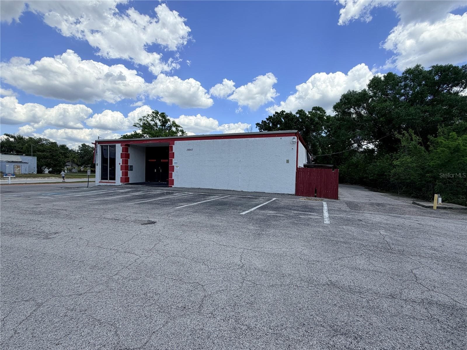 Retail at 18843 N 41 HWY, LUTZ, photo 2 of 13