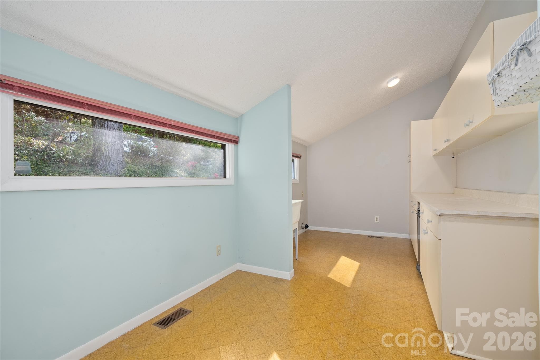 Single Family Residence at Asheville, photo 24 of 48