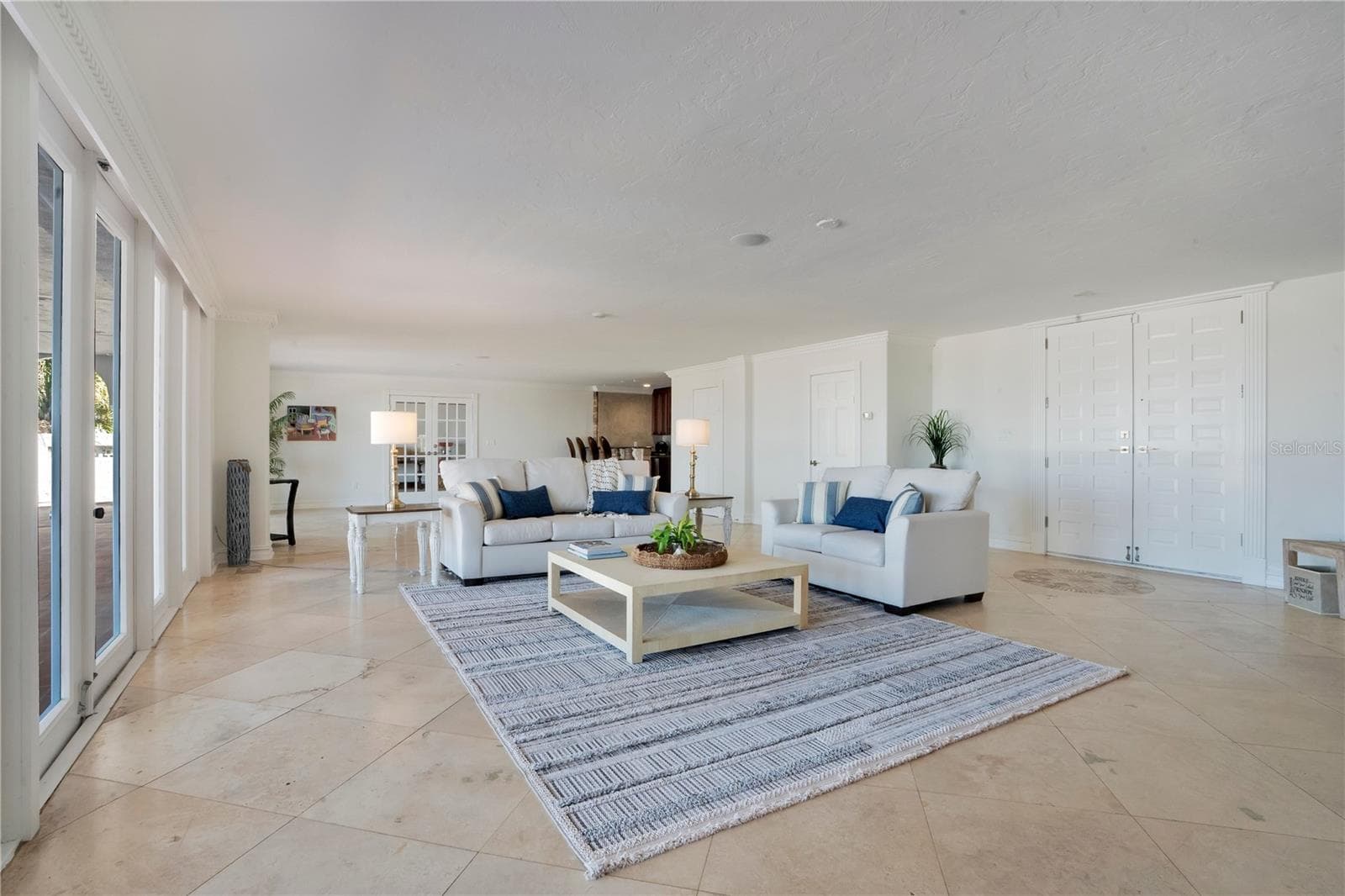 Living room 5 - 2117 OCEAN DR, NEW SMYRNA BEACH