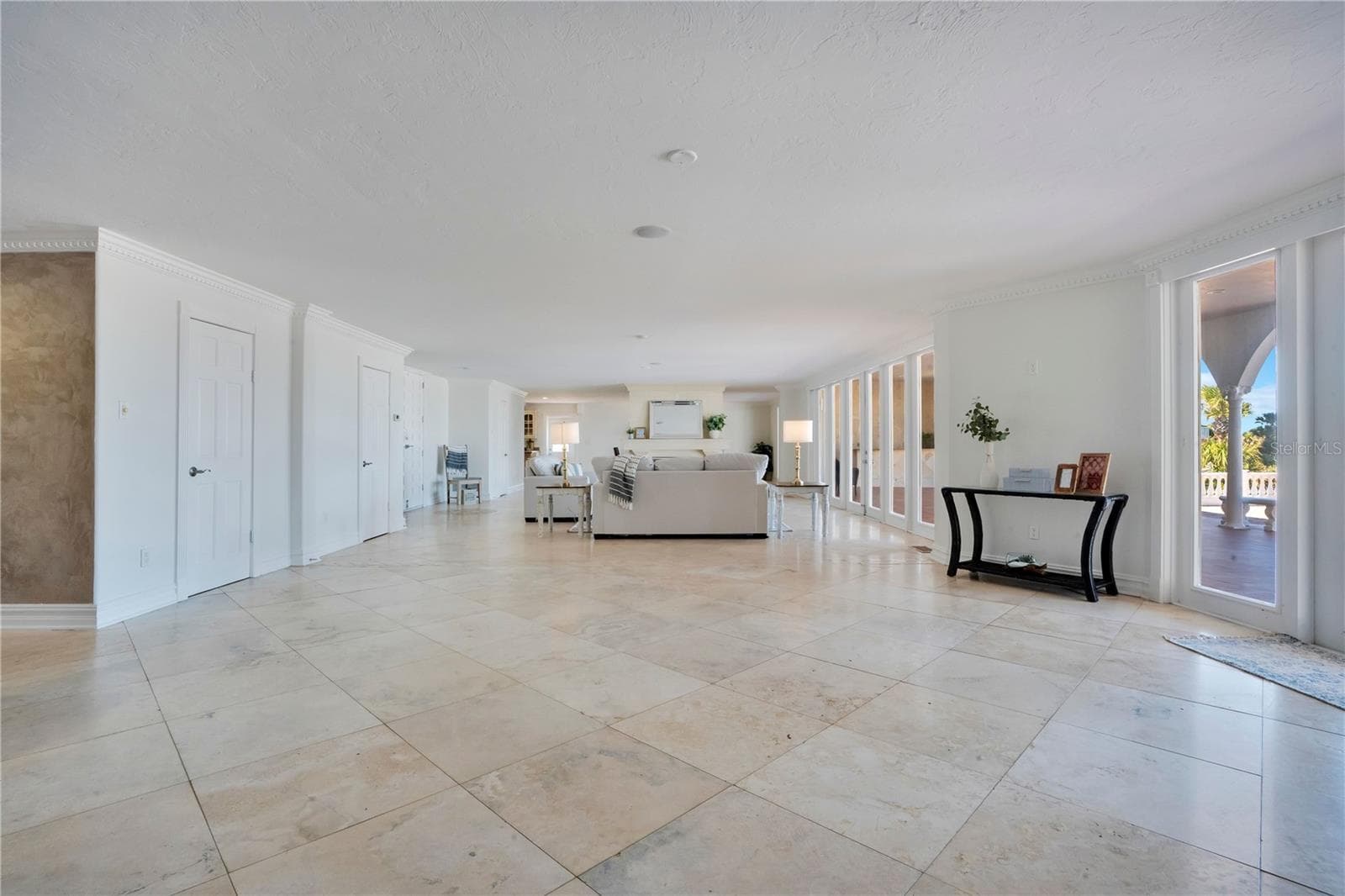 Family Room 2 - 2117 OCEAN DR, NEW SMYRNA BEACH