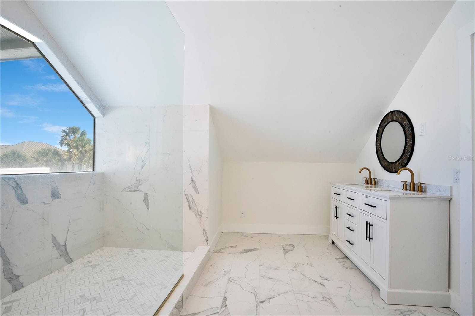 Primary Bedroom Ensuite 1 - 2117 OCEAN DR, NEW SMYRNA BEACH
