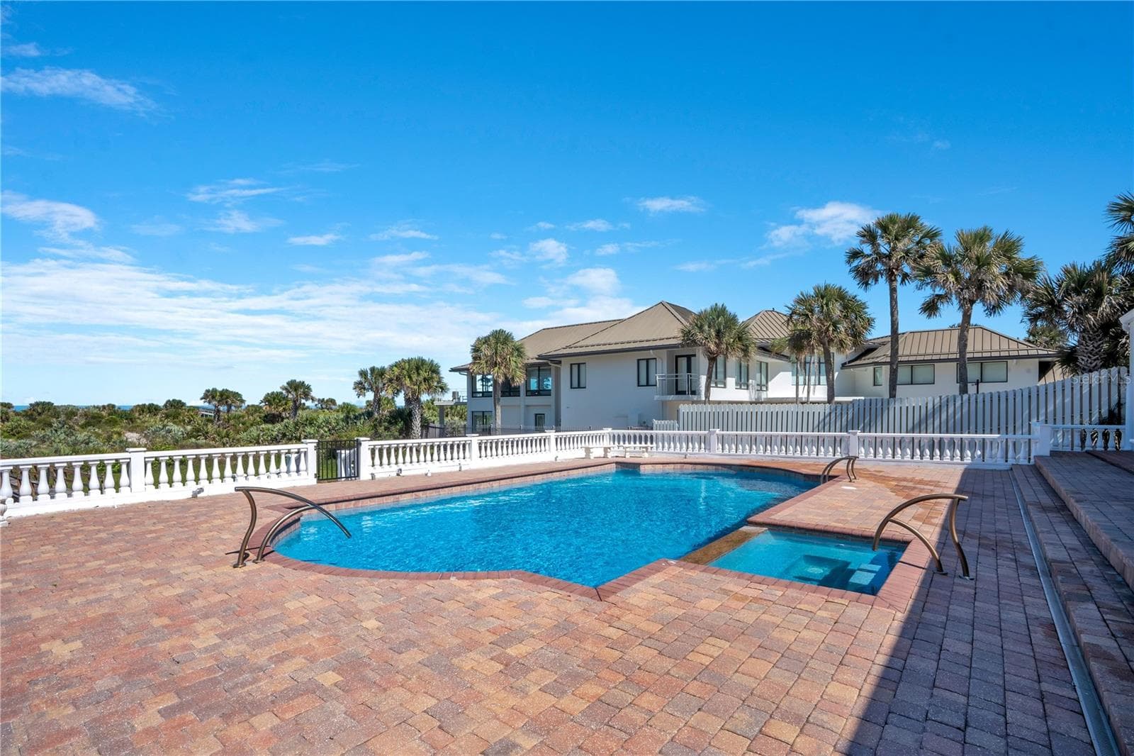 Resort Size Pool 2 - 2117 OCEAN DR, NEW SMYRNA BEACH