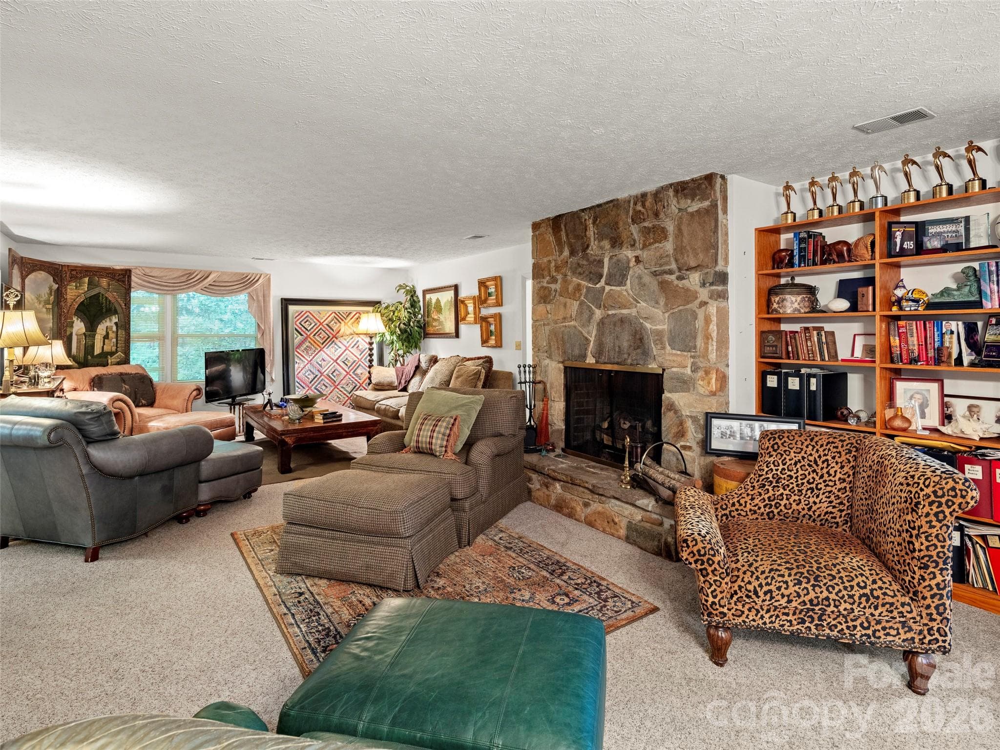 Single Family Residence at Hendersonville, photo 11 of 33