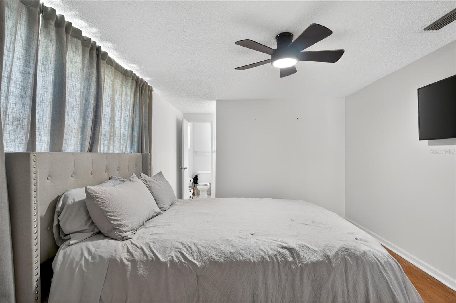 Single Family Residence at 6401 REGATTA CT, TAMPA, photo 12 of 24