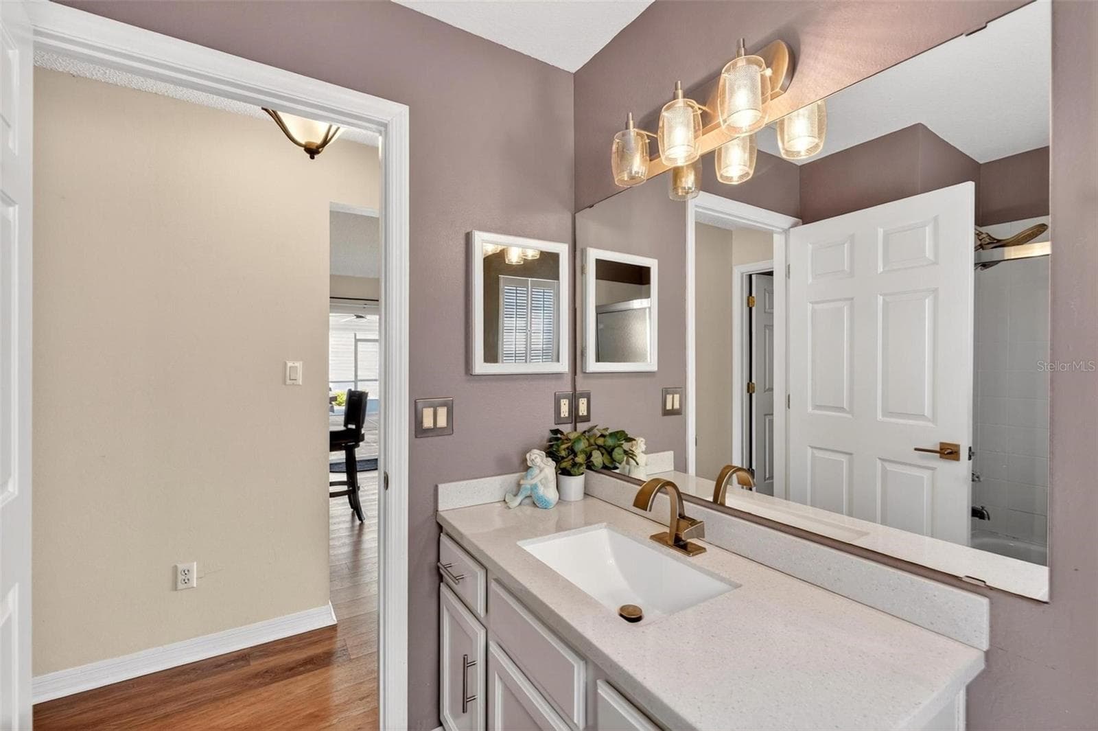 Single Family Residence at 25073 RIVERWALK DR, LEESBURG, photo 18 of 44