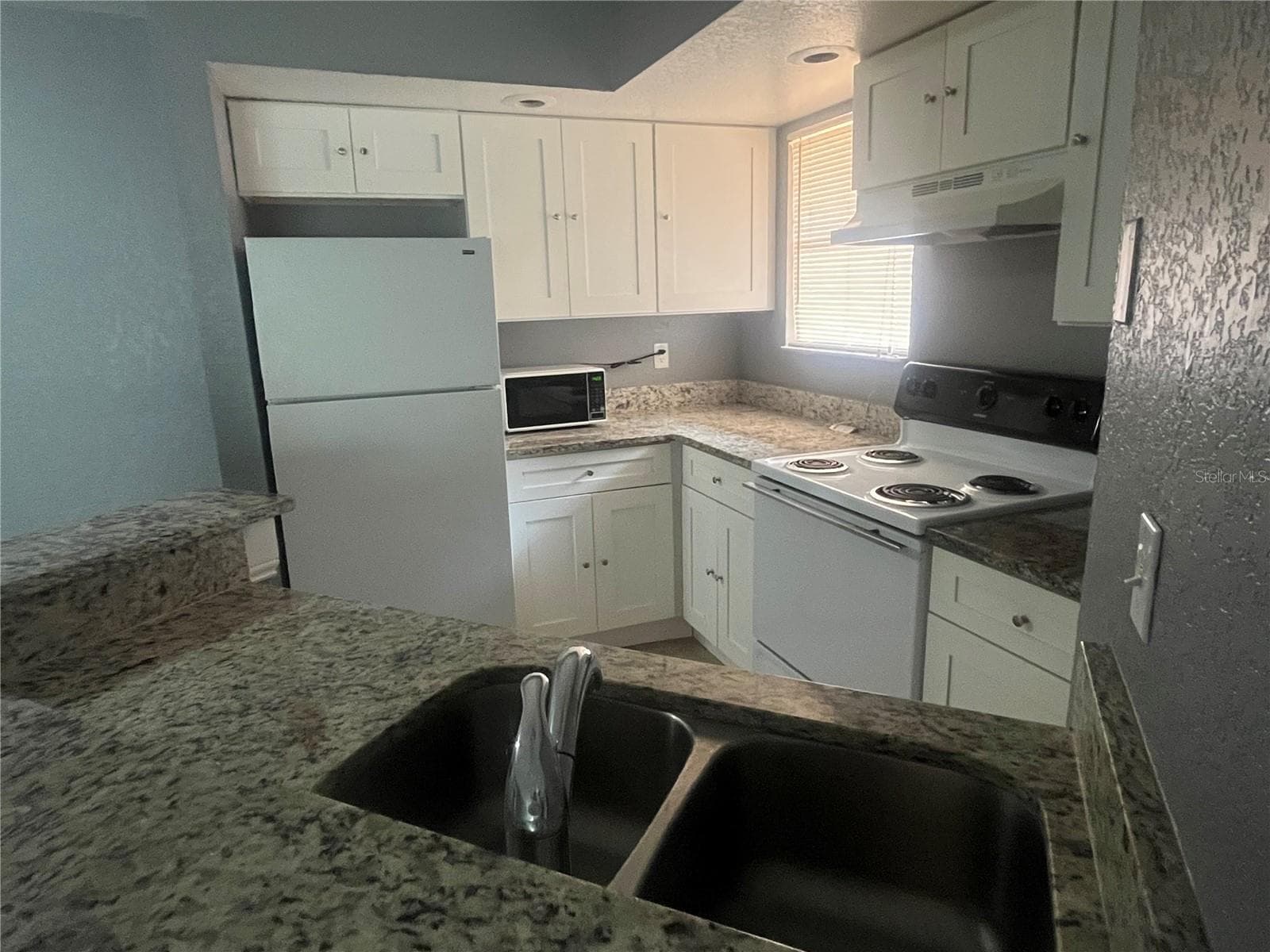 Condominium at 4548 COMMANDER DR #1412, ORLANDO, photo 4 of 12