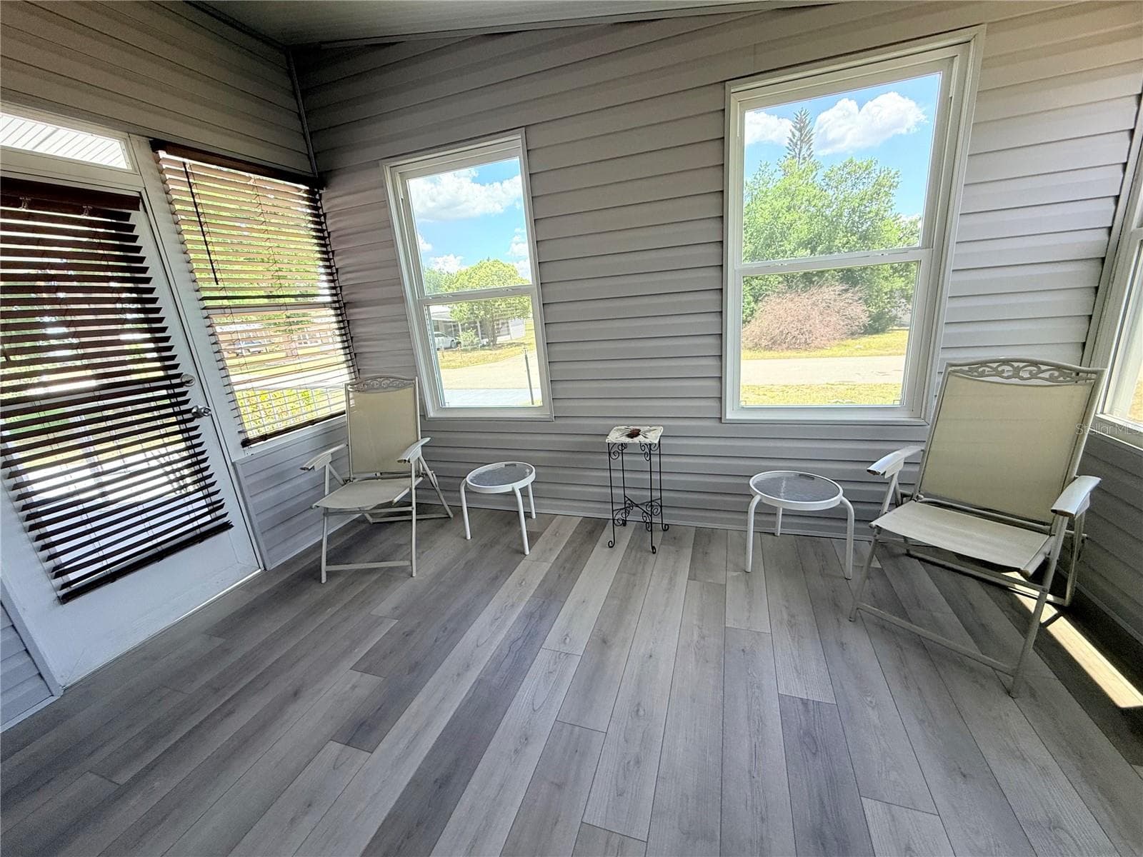 Manufactured Home at 116 S WINTER CIR, AVON PARK, photo 9 of 33