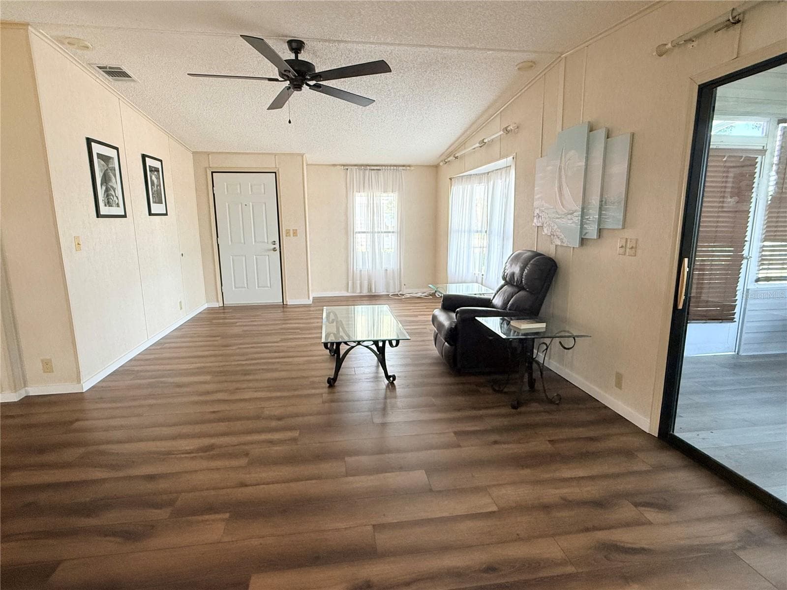 Manufactured Home at 116 S WINTER CIR, AVON PARK, photo 12 of 33