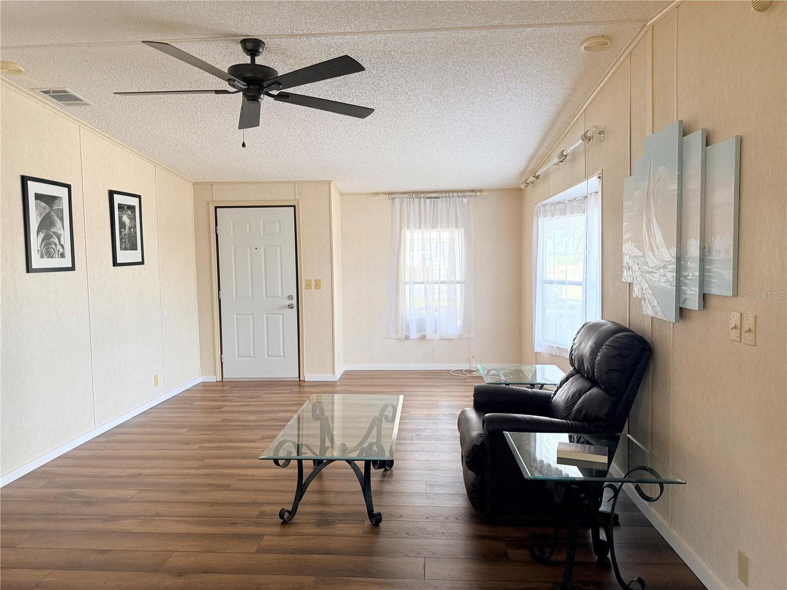 Manufactured Home at 116 S WINTER CIR, AVON PARK, photo 13 of 33