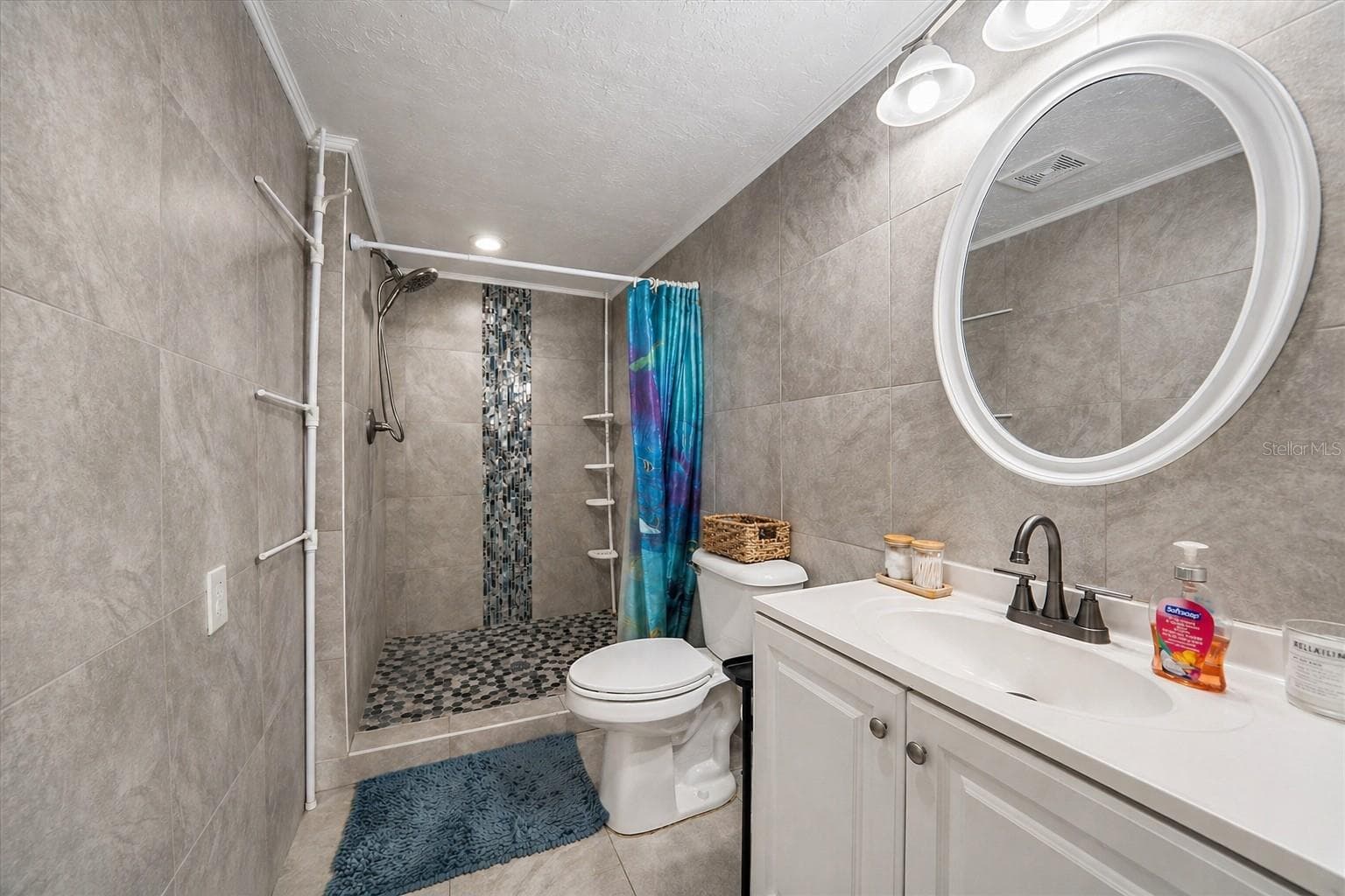 2nd bathroom- Large walk-in shower - 2503 53RD AVE W, BRADENTON