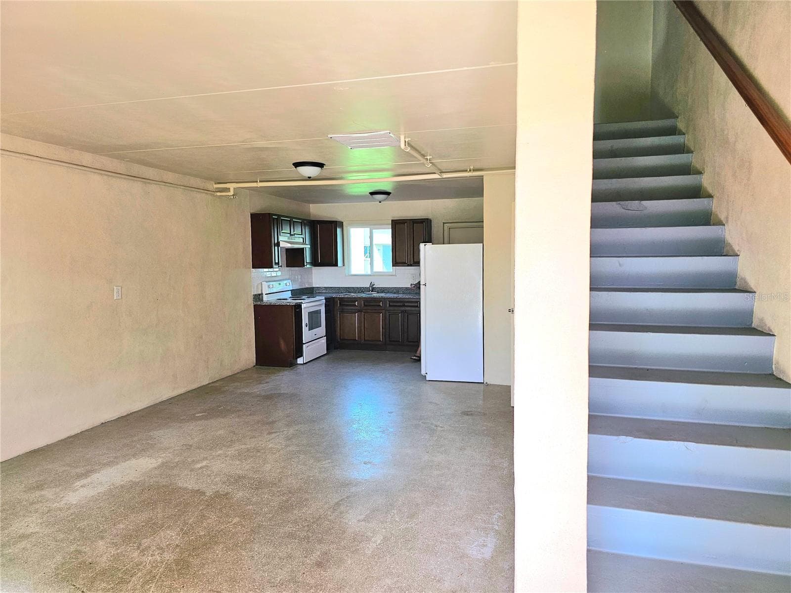 Living Area - 111 JORDAN AVE, ARCADIA