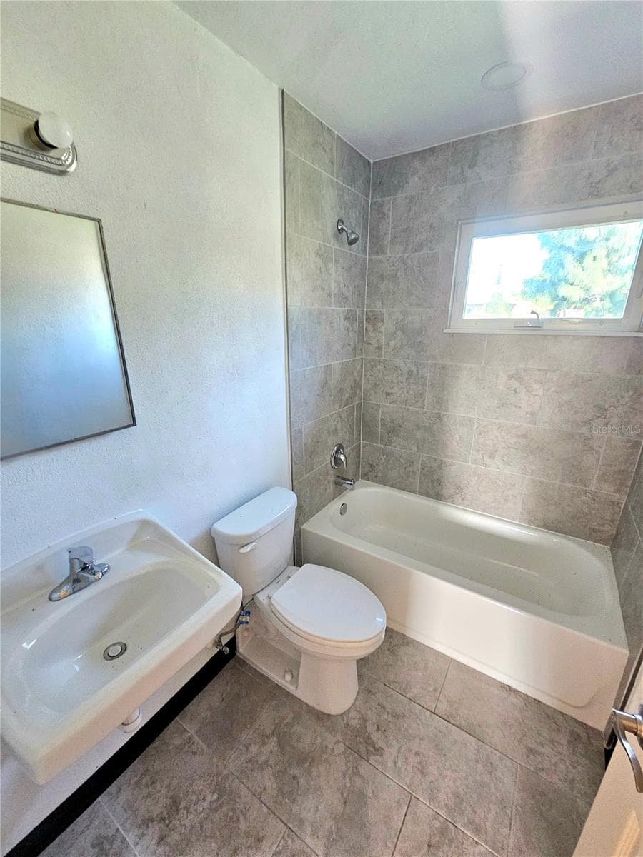 Bathroom - 111 JORDAN AVE, ARCADIA