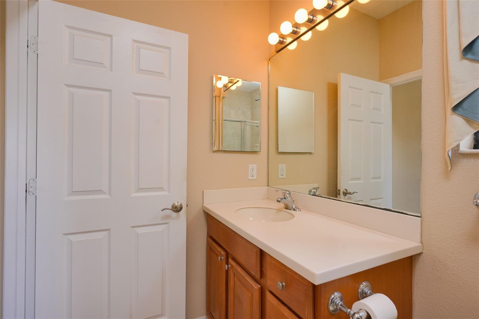 Condominium at 4015 OVERTURE CIR #314, BRADENTON, photo 39 of 57