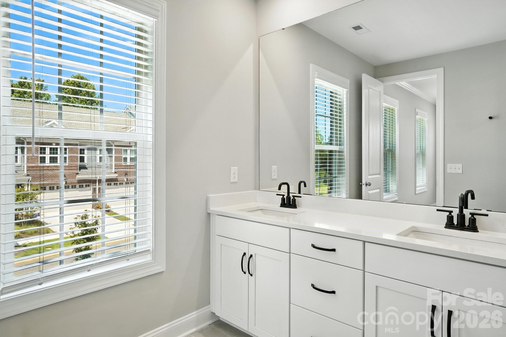 representation of primary bath - 12015 Lavinia Lane, Charlotte