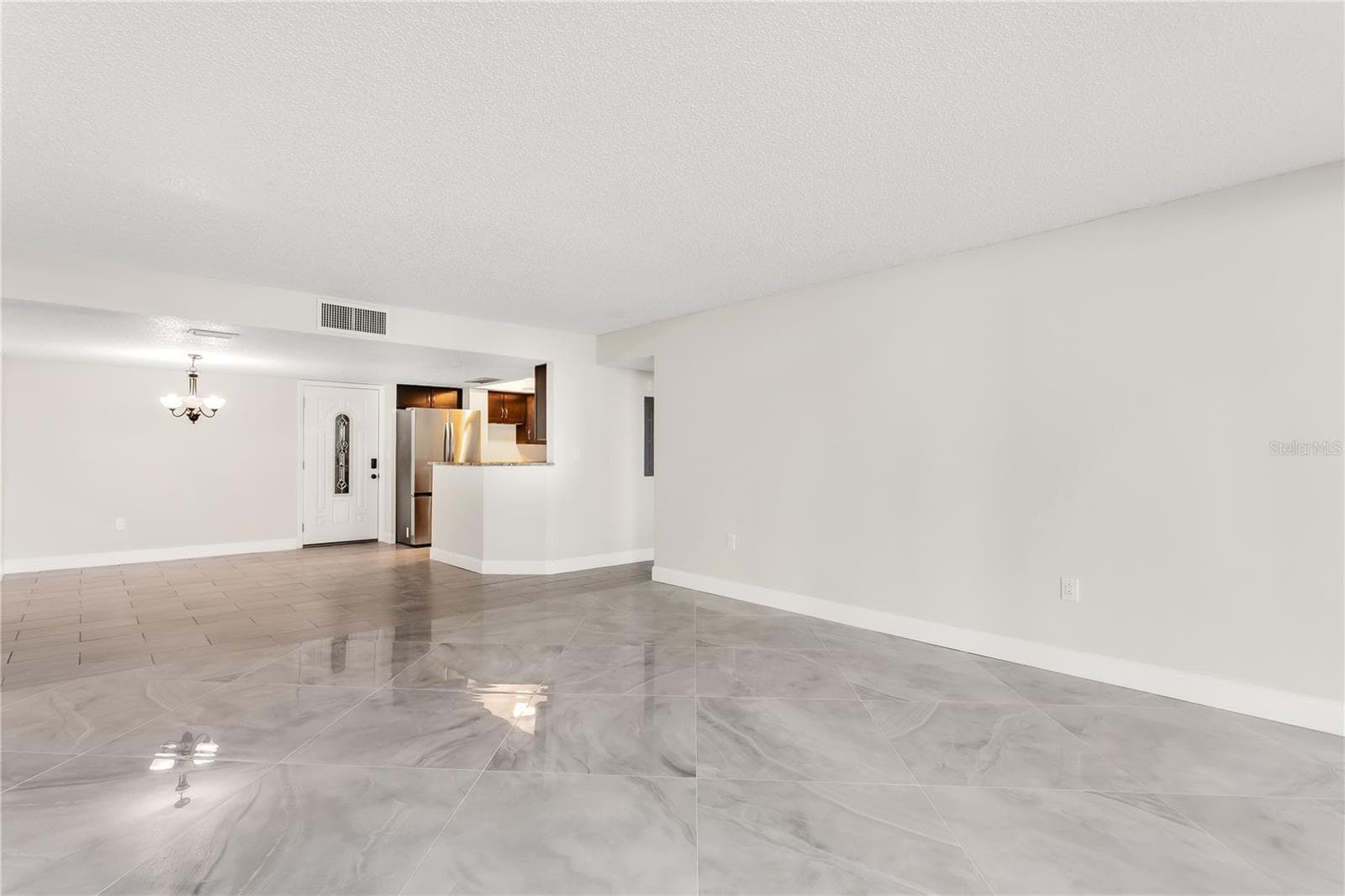 Condominium at 450 TREASURE ISLAND CSWY #104, TREASURE ISLAND, photo 10 of 36
