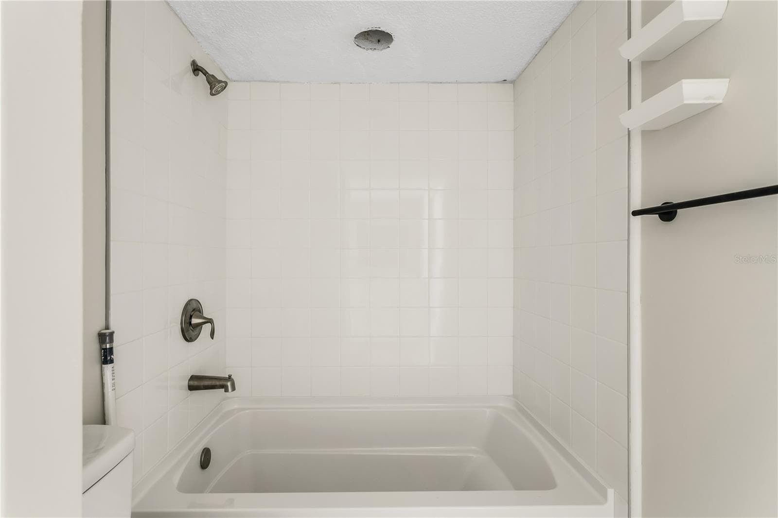 Condominium at 450 TREASURE ISLAND CSWY #104, TREASURE ISLAND, photo 18 of 36